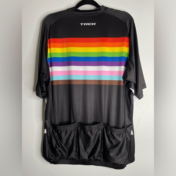 Trek‎ cycling top with pockets- pride colors size XXL - Picture 4 of 6